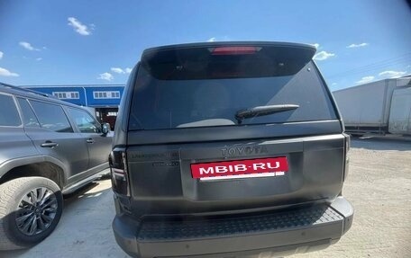 Toyota Land Cruiser Prado 150 рестайлинг 2, 2024 год, 11 390 000 рублей, 5 фотография