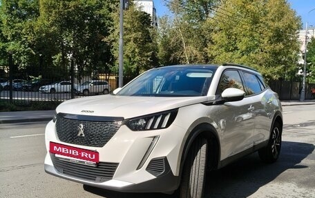 Peugeot 2008 II, 2020 год, 2 070 000 рублей, 2 фотография