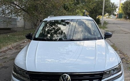 Volkswagen Tiguan II, 2020 год, 2 800 000 рублей, 1 фотография