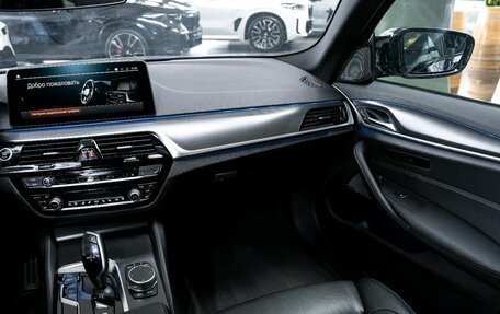 BMW 5 серия, 2020 год, 6 650 000 рублей, 2 фотография