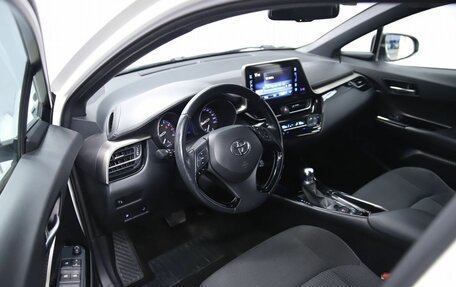 Toyota C-HR I рестайлинг, 2019 год, 2 550 000 рублей, 10 фотография