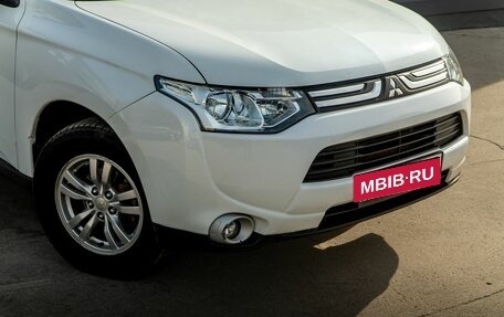 Mitsubishi Outlander III рестайлинг 3, 2013 год, 1 295 000 рублей, 4 фотография