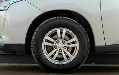 Mitsubishi Outlander III рестайлинг 3, 2013 год, 1 295 000 рублей, 9 фотография