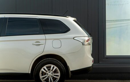 Mitsubishi Outlander III рестайлинг 3, 2013 год, 1 295 000 рублей, 10 фотография