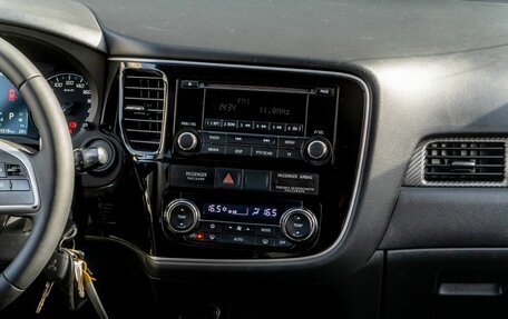 Mitsubishi Outlander III рестайлинг 3, 2013 год, 1 295 000 рублей, 23 фотография