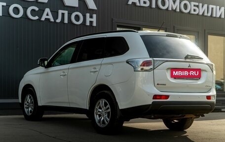 Mitsubishi Outlander III рестайлинг 3, 2013 год, 1 295 000 рублей, 12 фотография
