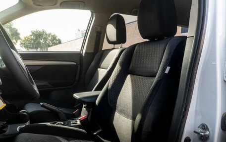Mitsubishi Outlander III рестайлинг 3, 2013 год, 1 295 000 рублей, 20 фотография