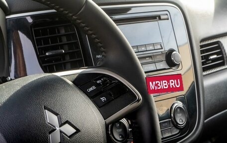 Mitsubishi Outlander III рестайлинг 3, 2013 год, 1 295 000 рублей, 22 фотография