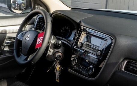 Mitsubishi Outlander III рестайлинг 3, 2013 год, 1 295 000 рублей, 19 фотография