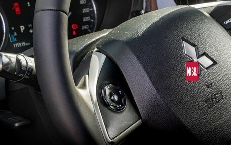 Mitsubishi Outlander III рестайлинг 3, 2013 год, 1 295 000 рублей, 28 фотография