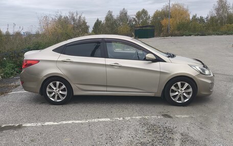 Hyundai Solaris II рестайлинг, 2011 год, 590 000 рублей, 4 фотография