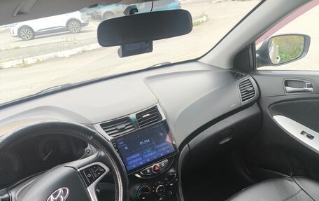 Hyundai Solaris II рестайлинг, 2011 год, 590 000 рублей, 7 фотография