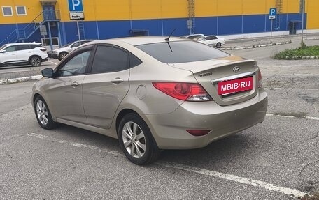 Hyundai Solaris II рестайлинг, 2011 год, 590 000 рублей, 6 фотография