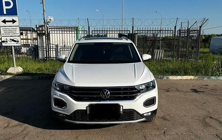 Volkswagen T-Roc I, 2022 год, 2 430 000 рублей, 3 фотография