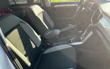 Volkswagen T-Roc I, 2022 год, 2 430 000 рублей, 12 фотография