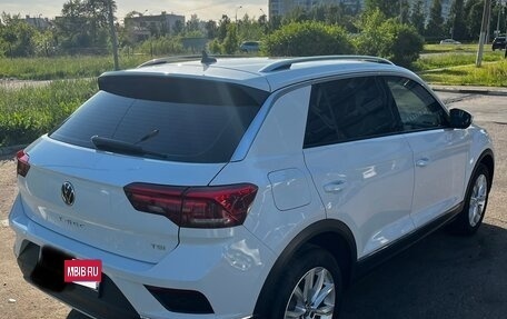 Volkswagen T-Roc I, 2022 год, 2 430 000 рублей, 6 фотография