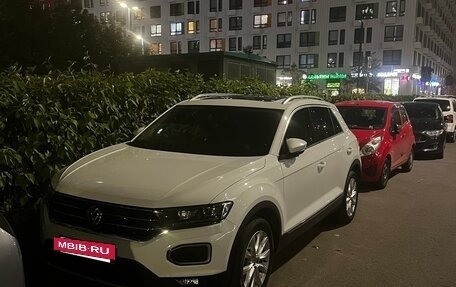 Volkswagen T-Roc I, 2022 год, 2 430 000 рублей, 18 фотография
