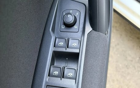 Volkswagen Tiguan II, 2020 год, 2 800 000 рублей, 15 фотография