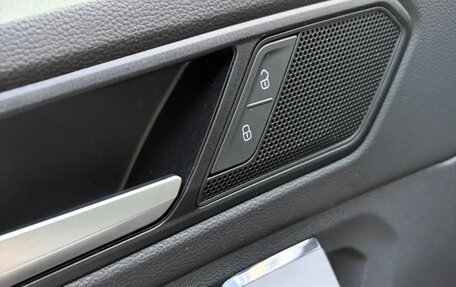Volkswagen Tiguan II, 2020 год, 2 800 000 рублей, 16 фотография