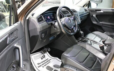 Volkswagen Tiguan II, 2019 год, 2 340 000 рублей, 10 фотография