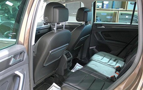 Volkswagen Tiguan II, 2019 год, 2 340 000 рублей, 21 фотография