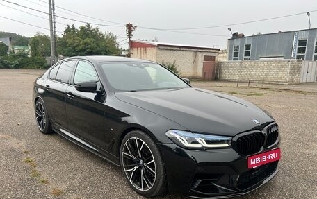 BMW 5 серия, 2018 год, 3 400 000 рублей, 3 фотография