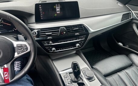 BMW 5 серия, 2018 год, 3 400 000 рублей, 11 фотография