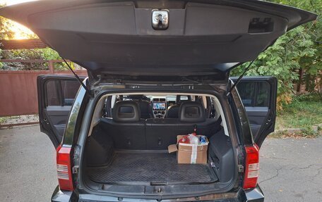 Jeep Liberty (Patriot), 2008 год, 830 000 рублей, 13 фотография