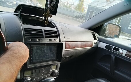 Volkswagen Touareg III, 2005 год, 730 000 рублей, 10 фотография