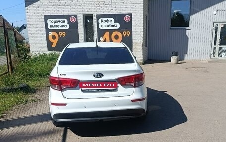 KIA Rio III рестайлинг, 2016 год, 860 000 рублей, 2 фотография