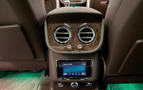 Bentley Bentayga I, 2021 год, 21 600 000 рублей, 16 фотография