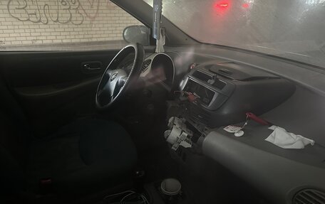 Nissan Almera Tino i, 2001 год, 90 000 рублей, 6 фотография