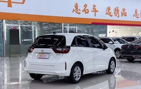 Honda Fit, 2022 год, 1 015 000 рублей, 6 фотография