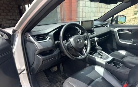 Toyota RAV4, 2020 год, 3 000 000 рублей, 7 фотография