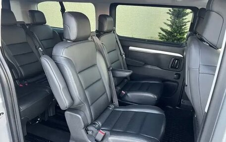 Opel Zafira Life I, 2020 год, 4 100 000 рублей, 5 фотография