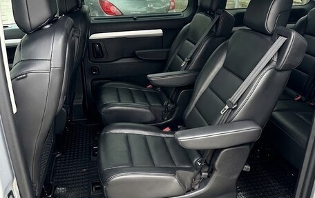 Opel Zafira Life I, 2020 год, 4 100 000 рублей, 11 фотография