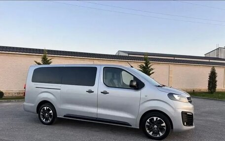 Opel Zafira Life I, 2020 год, 4 100 000 рублей, 4 фотография