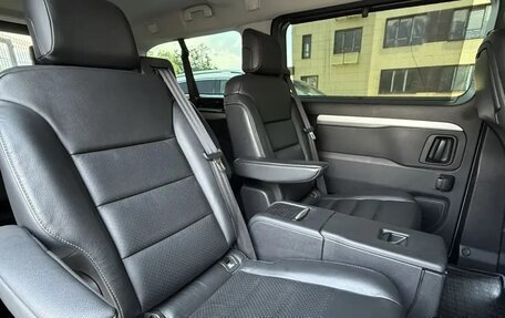 Opel Zafira Life I, 2020 год, 4 100 000 рублей, 6 фотография