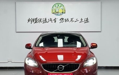 Volvo V40 II рестайлинг, 2019 год, 1 230 000 рублей, 2 фотография