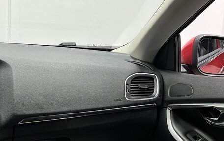 Volvo V40 II рестайлинг, 2019 год, 1 230 000 рублей, 31 фотография