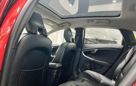 Volvo V40 II рестайлинг, 2019 год, 1 230 000 рублей, 34 фотография