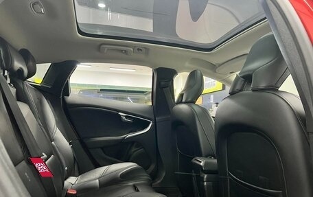 Volvo V40 II рестайлинг, 2019 год, 1 230 000 рублей, 33 фотография