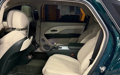 Bentley Bentayga I, 2023 год, 35 000 000 рублей, 12 фотография