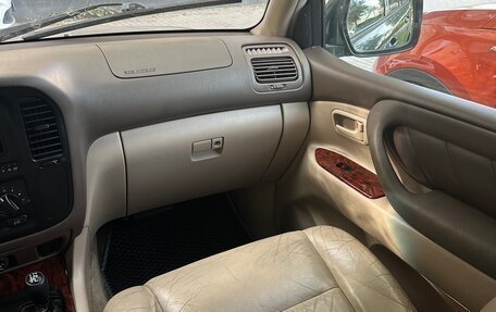 Toyota Land Cruiser 100 рестайлинг 2, 2000 год, 1 750 000 рублей, 9 фотография