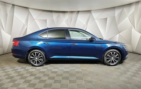 Skoda Superb III рестайлинг, 2017 год, 1 795 000 рублей, 6 фотография
