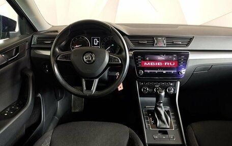 Skoda Superb III рестайлинг, 2017 год, 1 795 000 рублей, 20 фотография