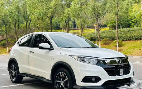 Honda Vezel, 2022 год, 1 290 000 рублей, 2 фотография