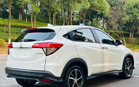 Honda Vezel, 2022 год, 1 290 000 рублей, 3 фотография