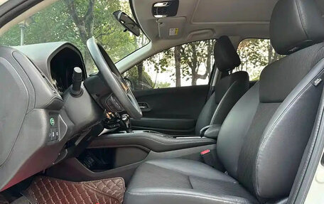 Honda Vezel, 2022 год, 1 290 000 рублей, 10 фотография
