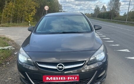 Opel Astra J, 2014 год, 730 000 рублей, 2 фотография